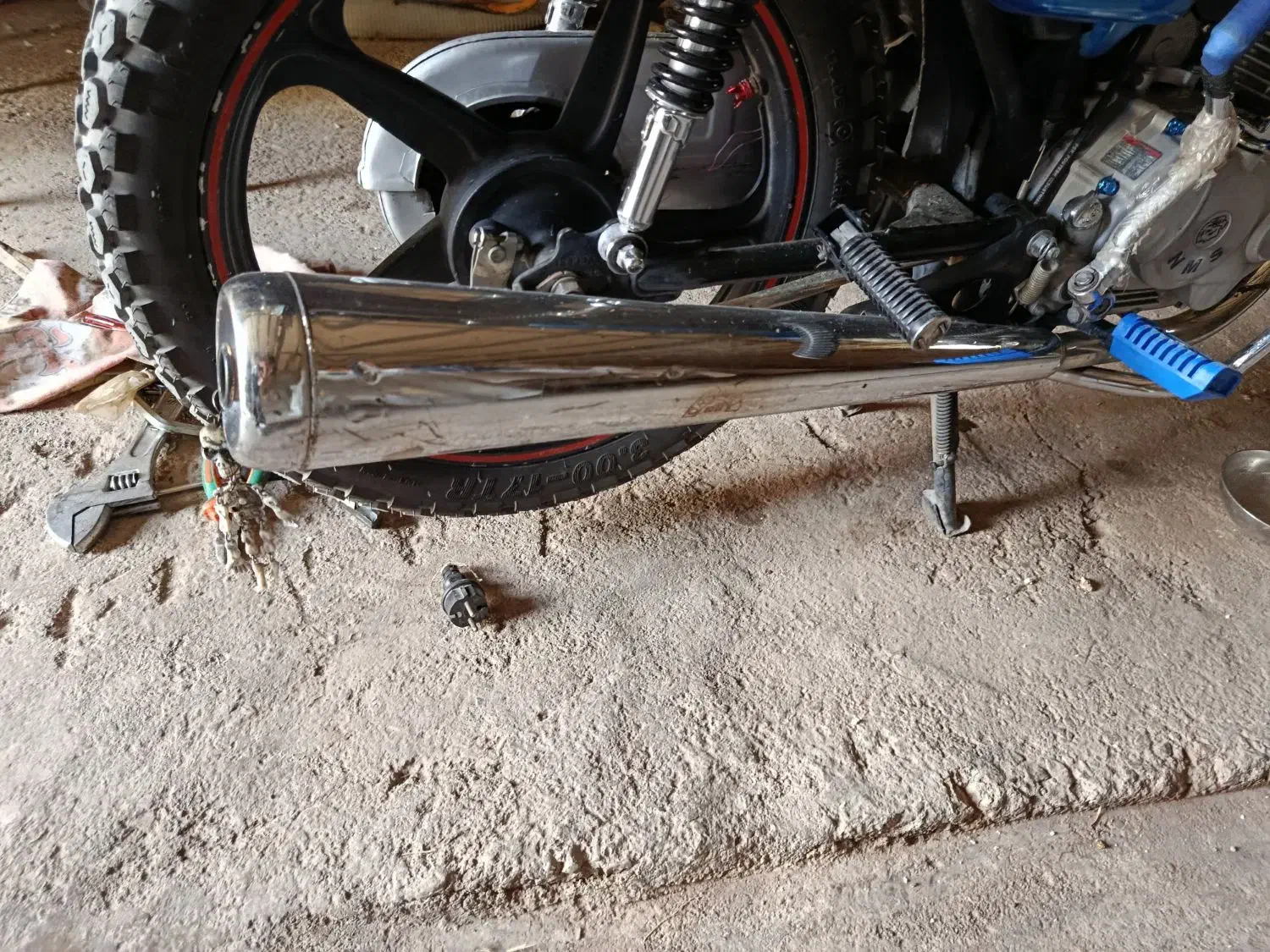 اگزوز ۱۵۰.با جک|قطعات یدکی و لوازم جانبی|بروجرد, |دیوار