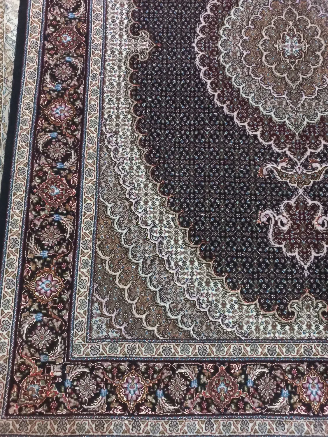 فرش دستبافت ماهی خوی|فرش|اردبیل, |دیوار