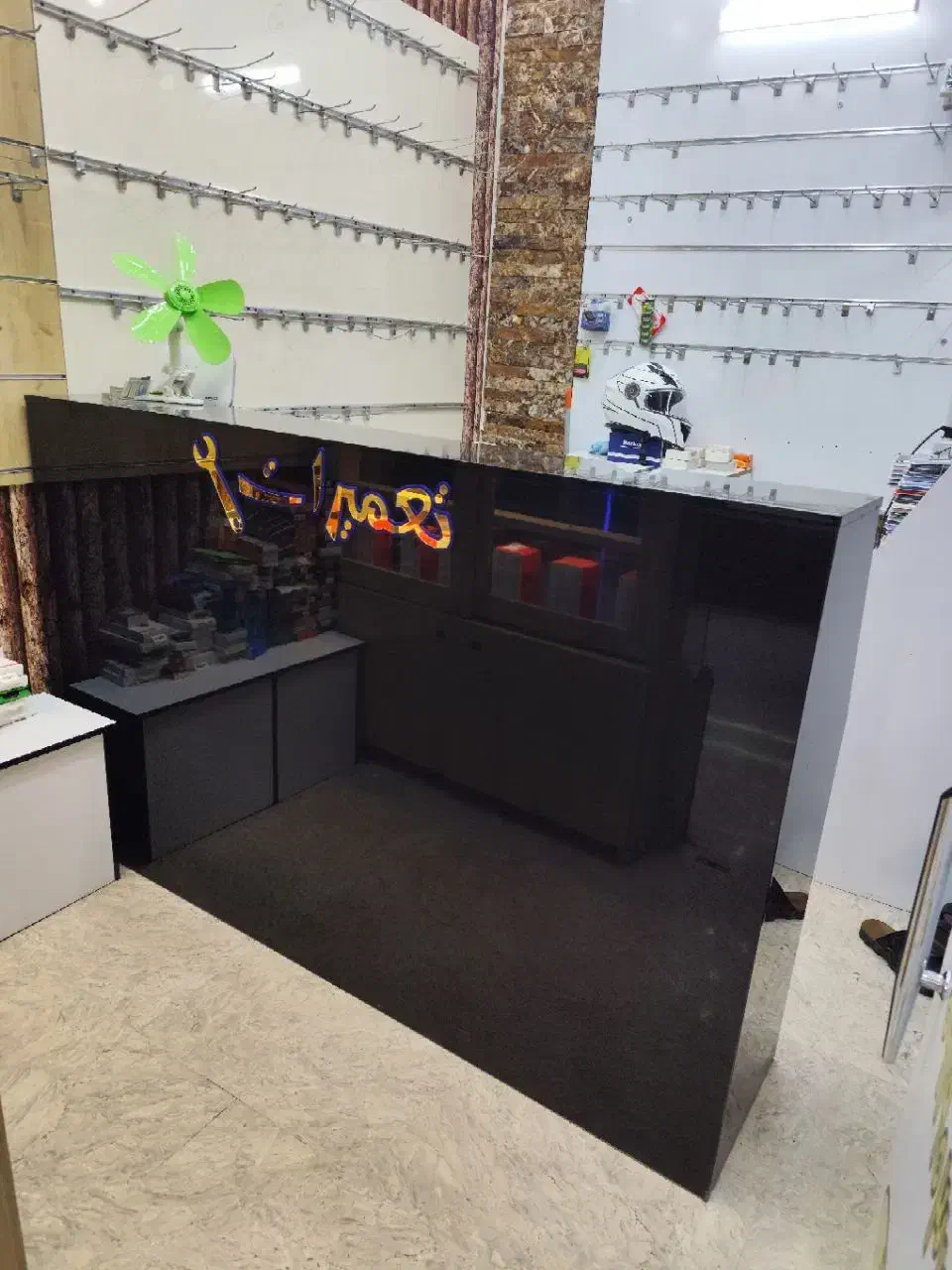 دکور مغازه موبایل|فروشگاه و مغازه|فردیس, شهرک هفده شهریور|دیوار