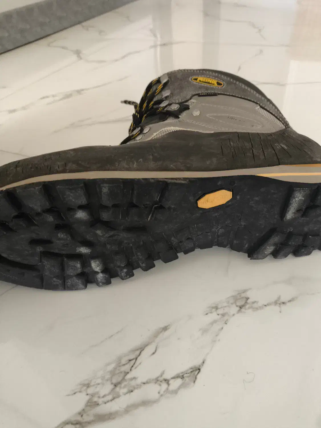 کفش کوهنوردی MEINDL|کوهنوردی و کمپینگ|شیراز, قلات|دیوار