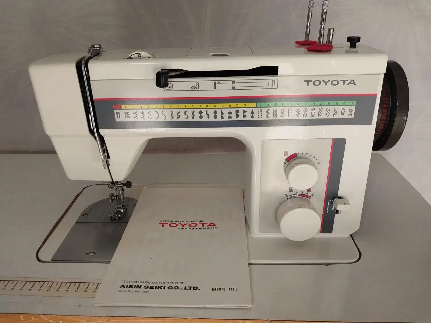 چرخ خیاطی|چرخ خیاطی و ریسندگی|قم, هفت تیر|دیوار