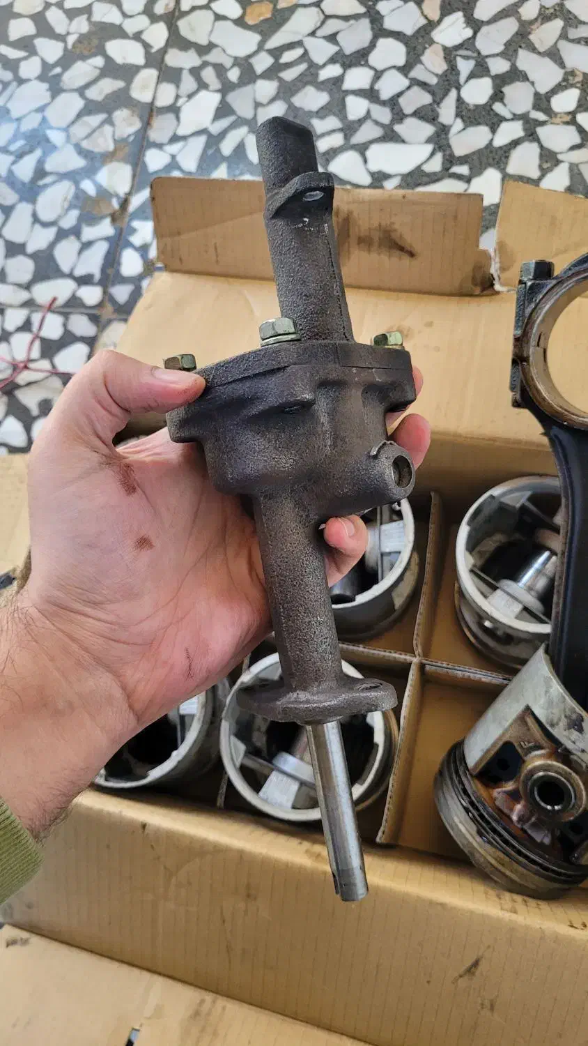 پیستون و اویل پمپ پاترول اصل ۶ سیلندر|قطعات یدکی و لوازم جانبی|لاهیجان, لیل|دیوار