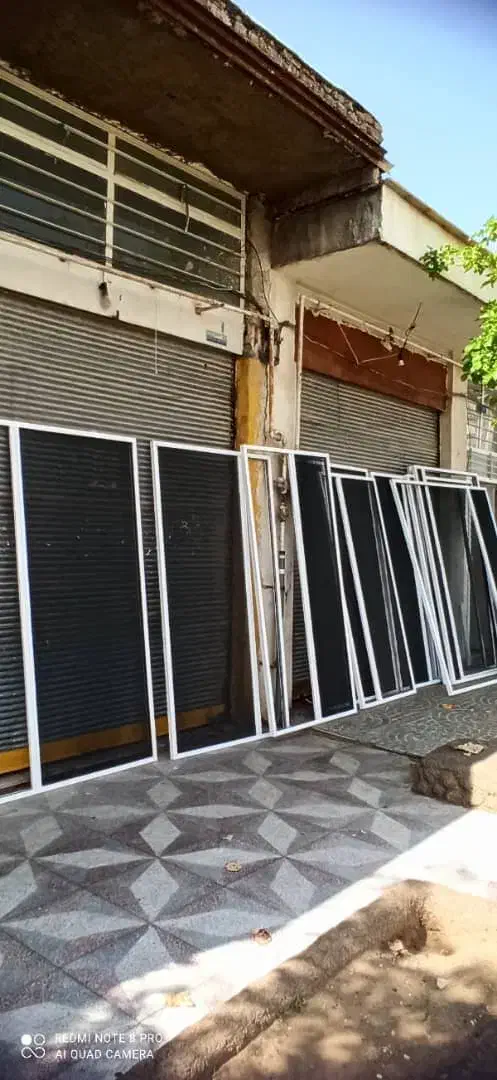 ساخت انواع کمد و کابینت و نصب شیشه های ساختمانی|خدمات پیشه و مهارت|فسا, |دیوار