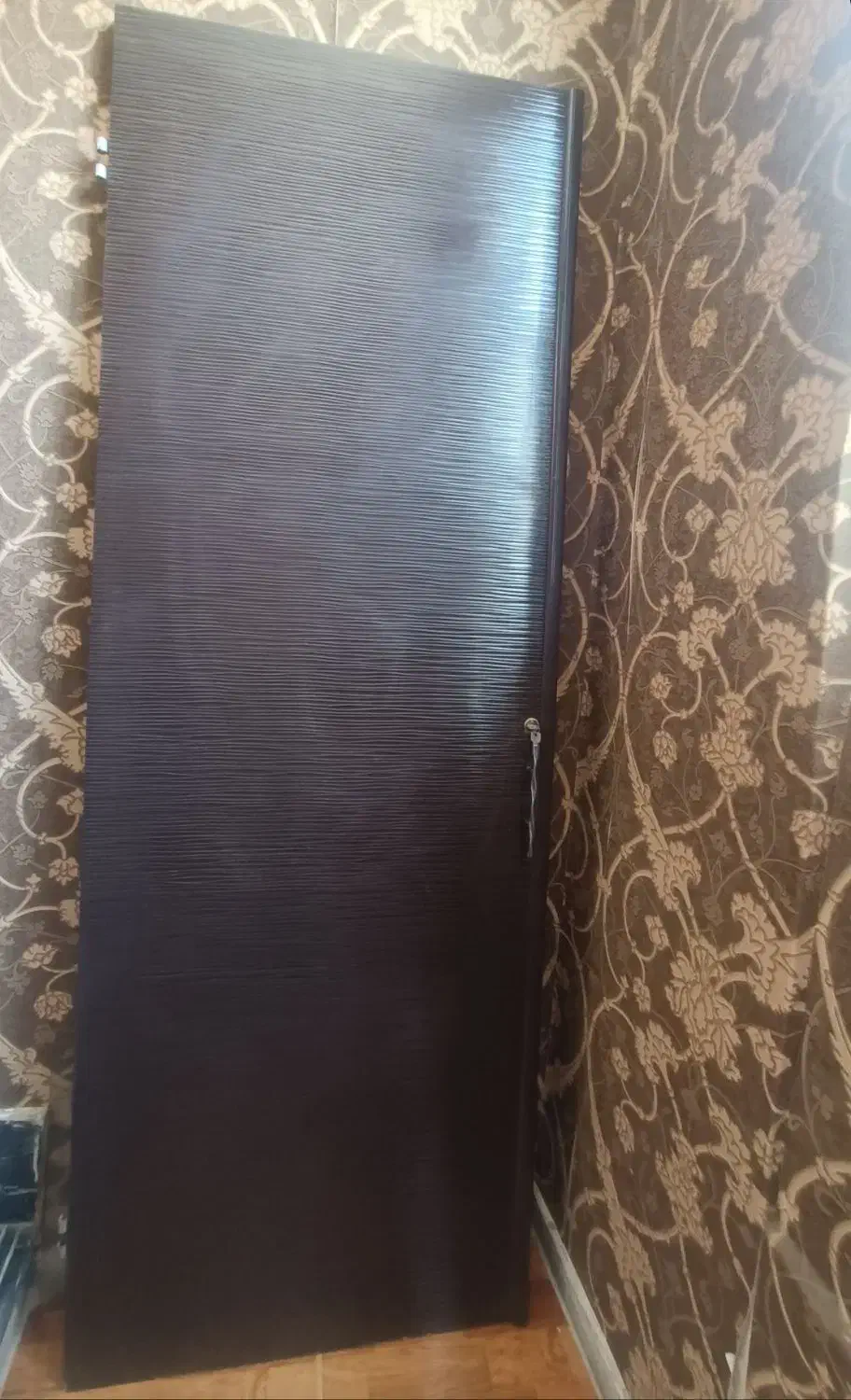 درب چوبی|میز و صندلی غذاخوری|قروه, |دیوار