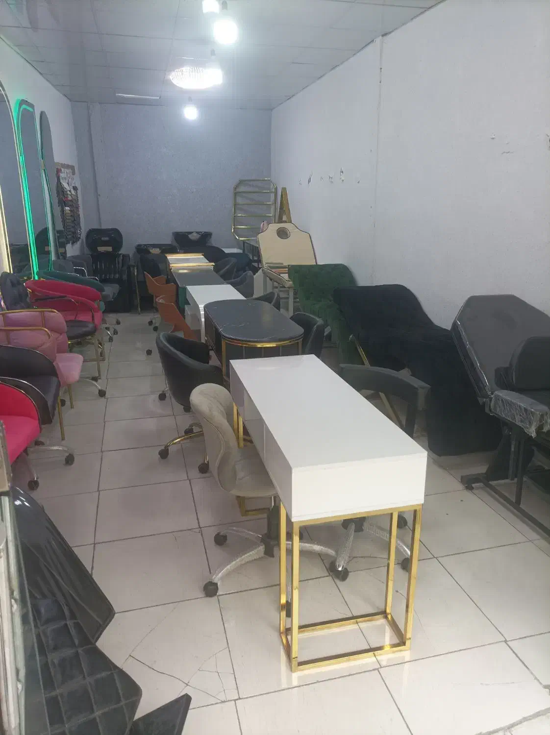 فروشنده آقا،خانم ،کارگرساده،استخدام کارگر|استخدام بازاریابی و فروش|تهران, نعمتآباد|دیوار