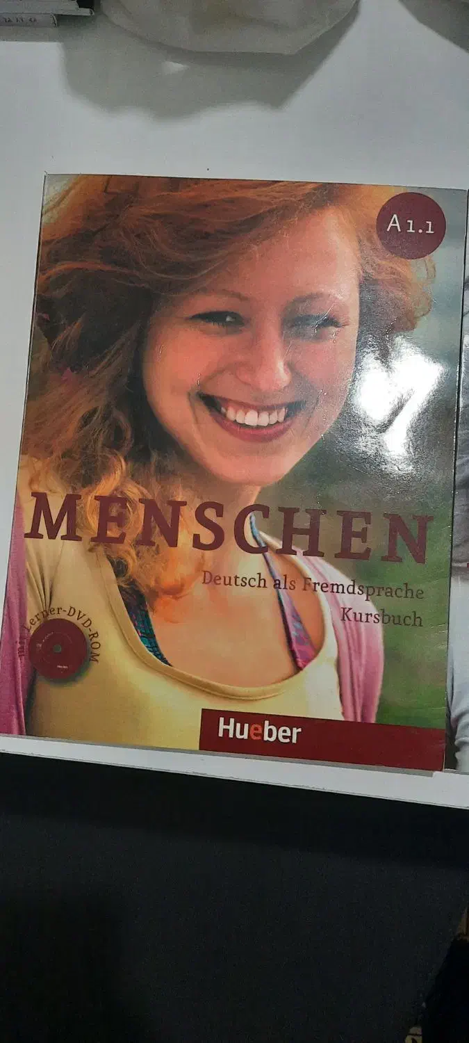 فروش کتاب منشن A1.1 و کتاب کار آن|کتاب و مجله آموزشی|شیراز, شهرک رضوان|دیوار