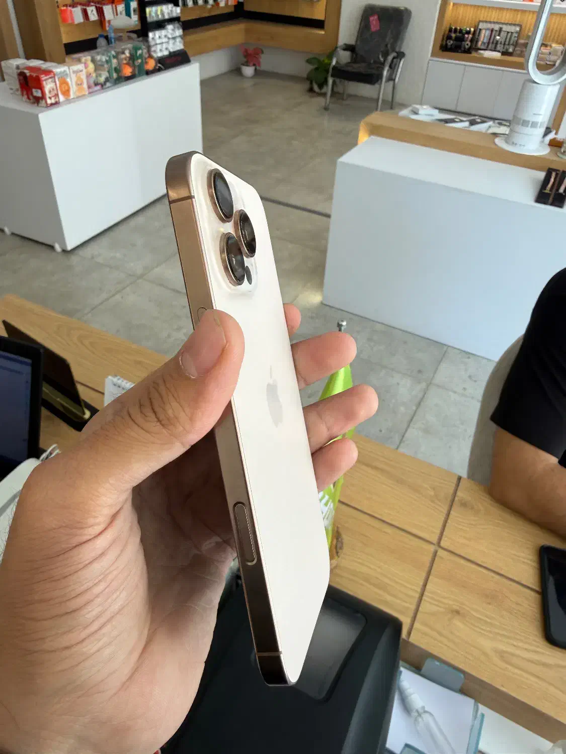 ایفون ۱۶ پرومکس ریجستر شده|موبایل|یاسوج, |دیوار