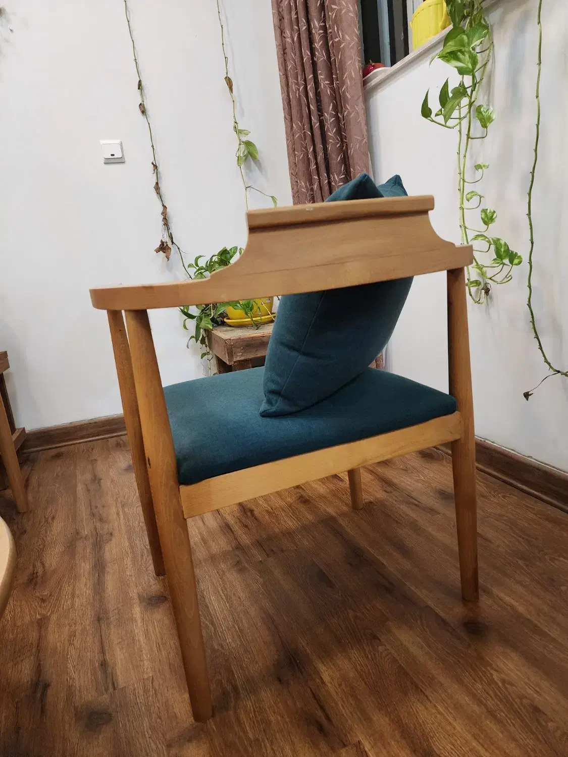 میز و صندلی|مبلمان خانگی و میز عسلی|شیراز, میرزاکوچک خان|دیوار