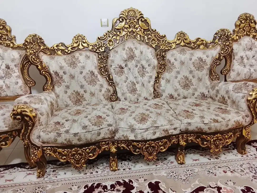 مبل 9 نفره سلطنتی به همراه جلومبلی عسلی|مبلمان خانگی و میز عسلی|اسلامشهر, شهرک سالور|دیوار