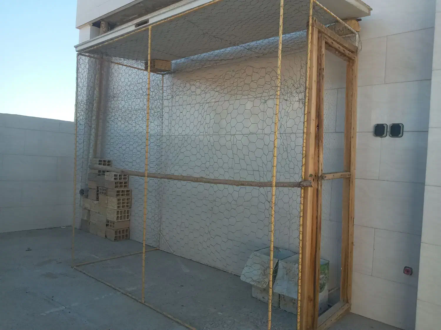 قفس|لوازم جانبی حیوانات|فلاورجان, |دیوار