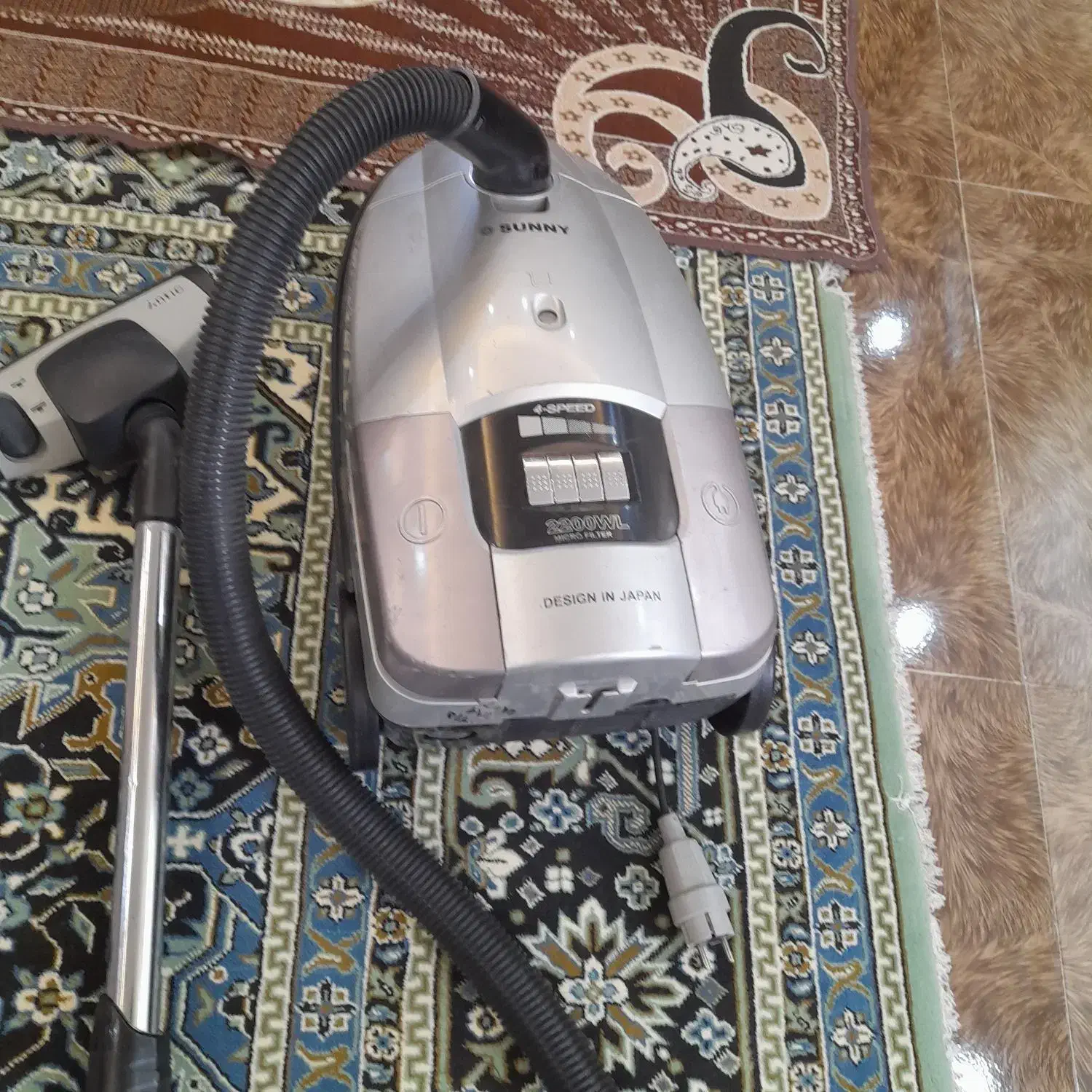 جارو برقی|جاروبرقی، جارو شارژی، بخارشو|شیروان (خراسان), |دیوار