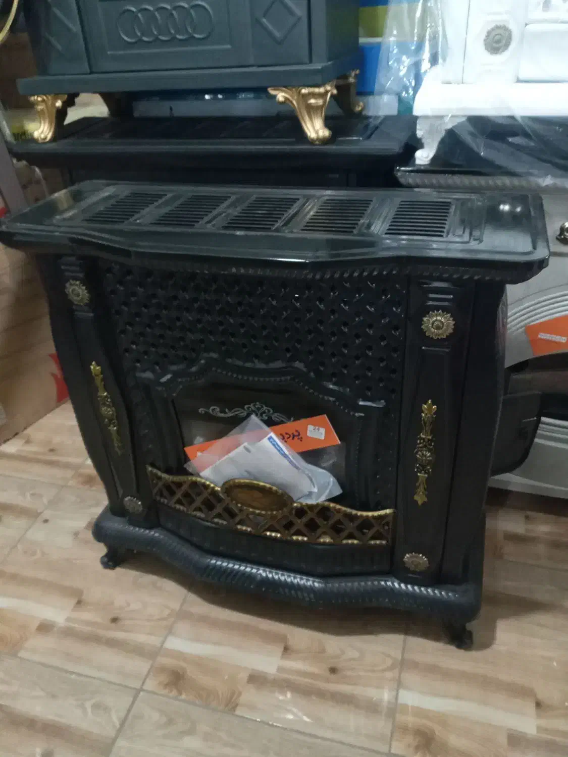 انواع بخاری در سایزهای مختلف|بخاری، هیتر، شومینه|بیرجند, |دیوار