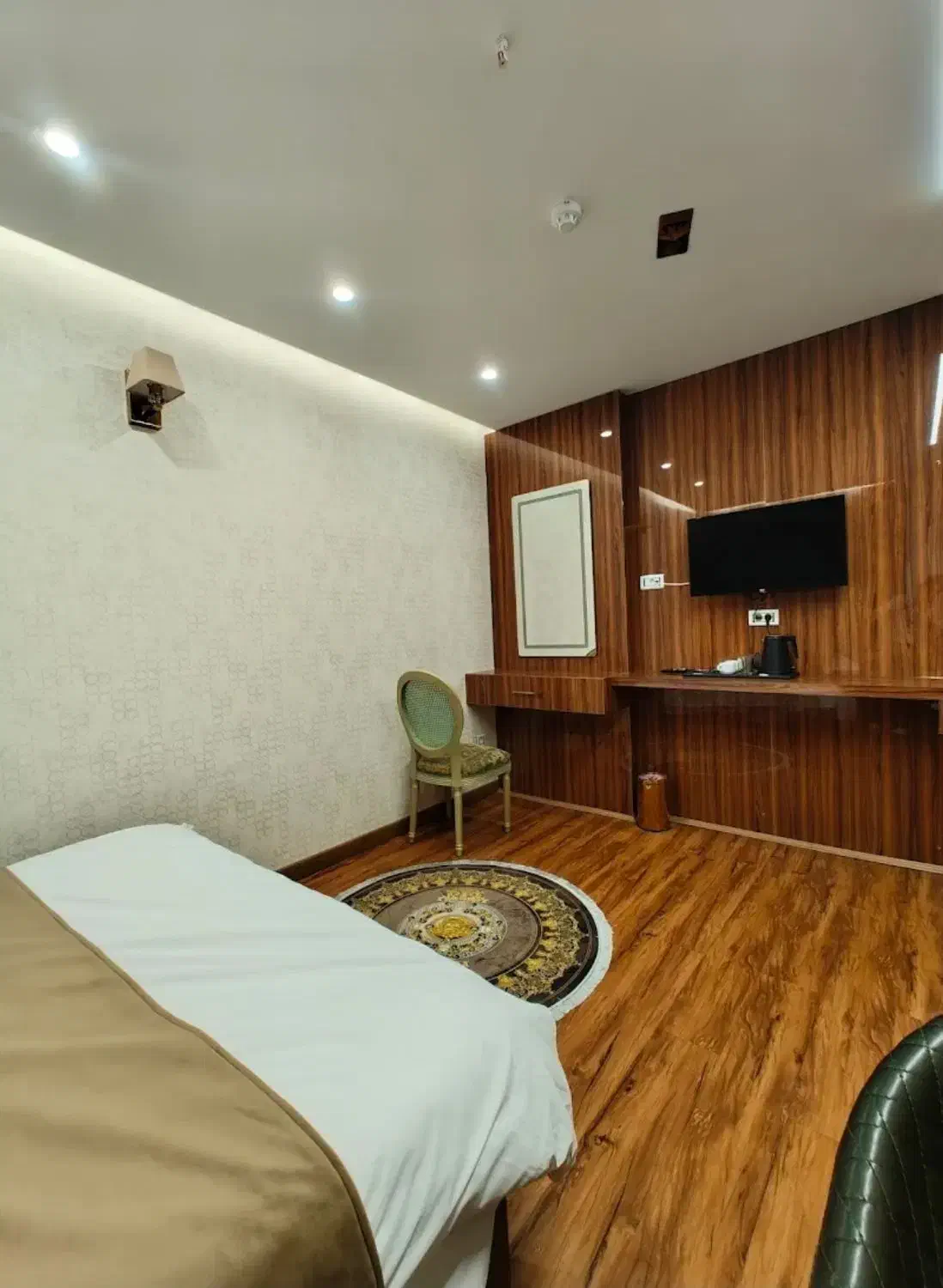 رزرو اتاق درهتل۴ستاره با صبحانه سلف رایگان درتهران|اجارهٔ کوتاهمدت آپارتمان و سوئیت|تهران, بلوار کشاورز|دیوار