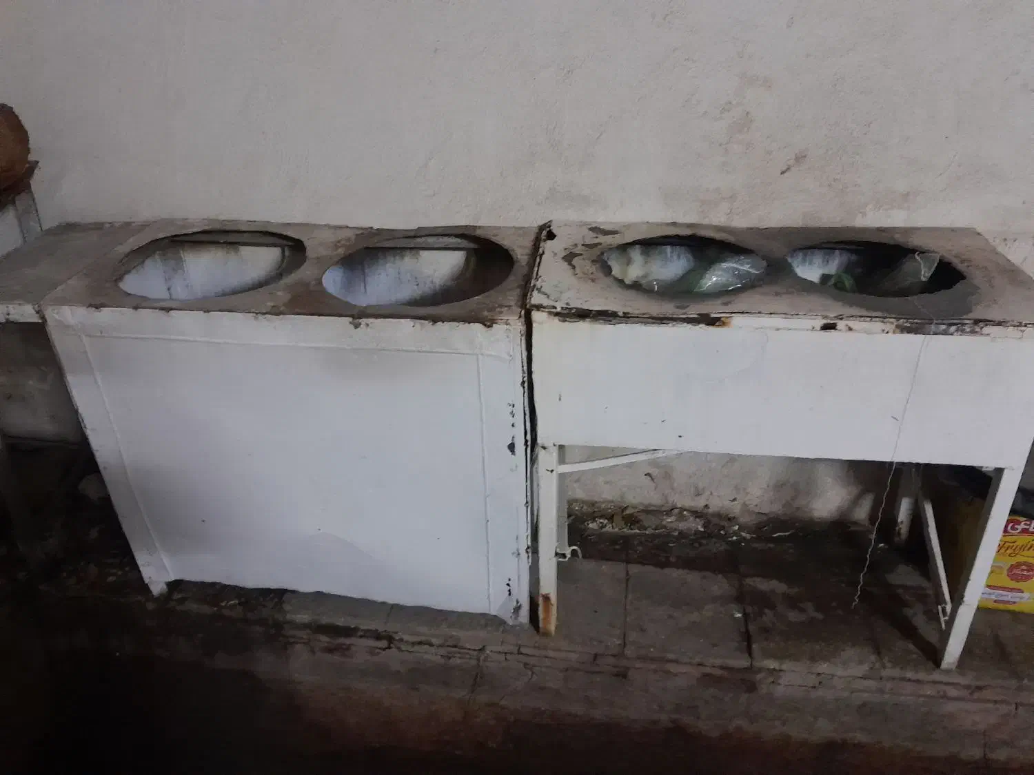 میز ومنقل اهنی ومیز چوبی کلبه ای چوب روسی زد اب|فروشگاه و مغازه|کاشان, باغ فین|دیوار