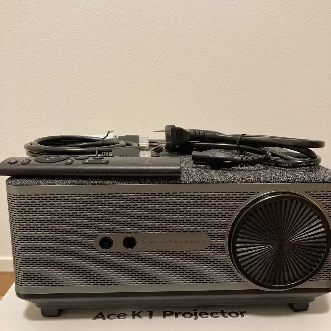 ویدئو پروژکتور هوشمند YABER K1|تلویزیون و پروژکتور|یزد, |دیوار