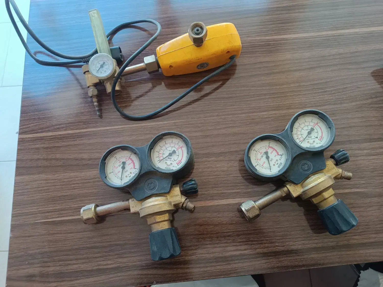 سه عدد مانو متر|ابزارآلات|شاهین‌شهر, شهرک ردانی پور|دیوار