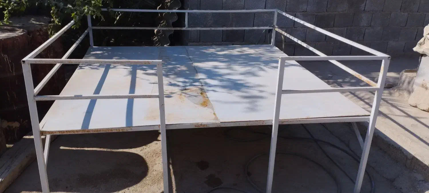 تخت آهنی سالم  2*2|تخت و سرویس خواب|بوشهر, |دیوار