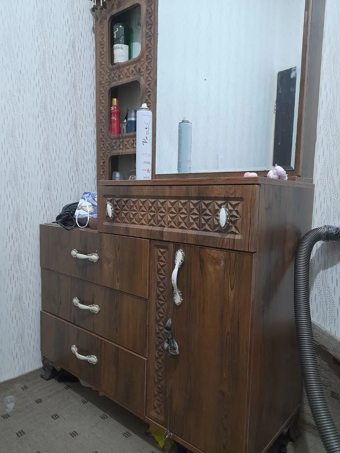 میز آرایش نصف قیمت|جاکفشی، کمد، دراور|قم, شاه ابراهیم|دیوار