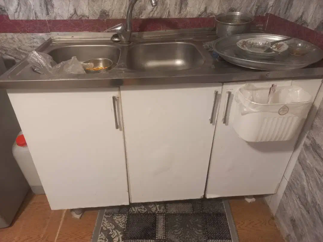 ۸ متر کابینت کابینت بدنه فلزی در چوب|مصالح و تجهیزات ساختمان|رباط‌کریم, رباط‌کریم|دیوار