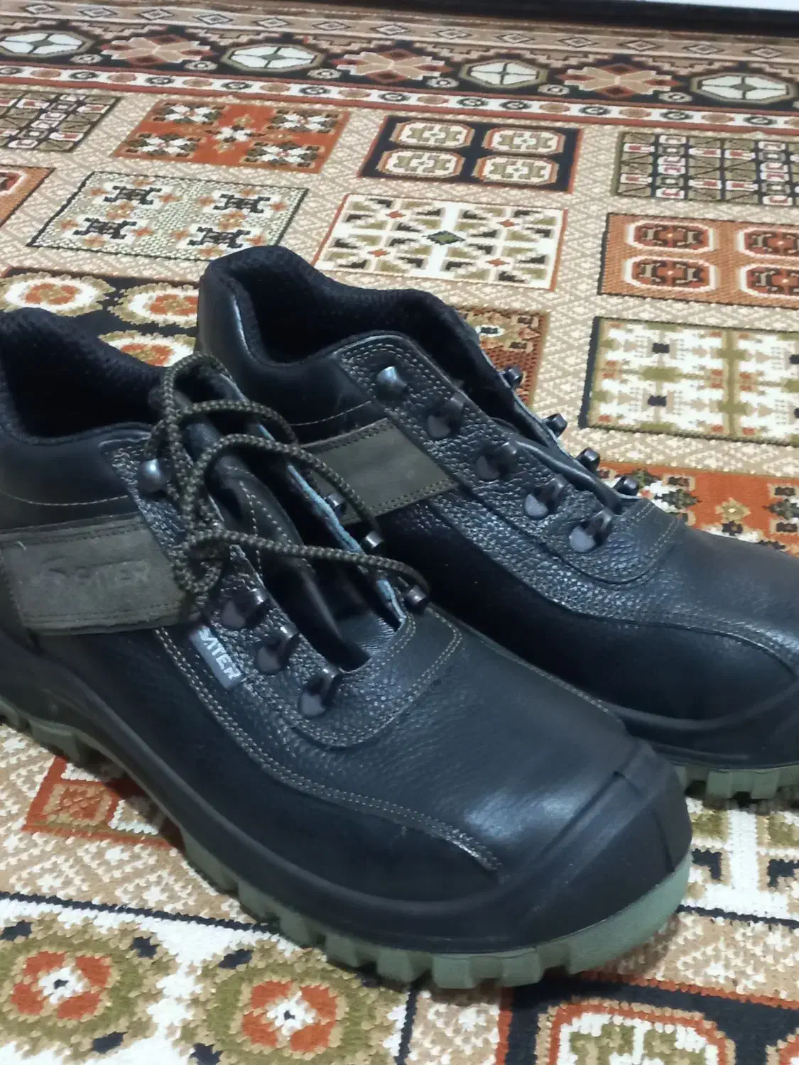 نیم بوت|کیف، کفش، کمربند|اسفراین, |دیوار