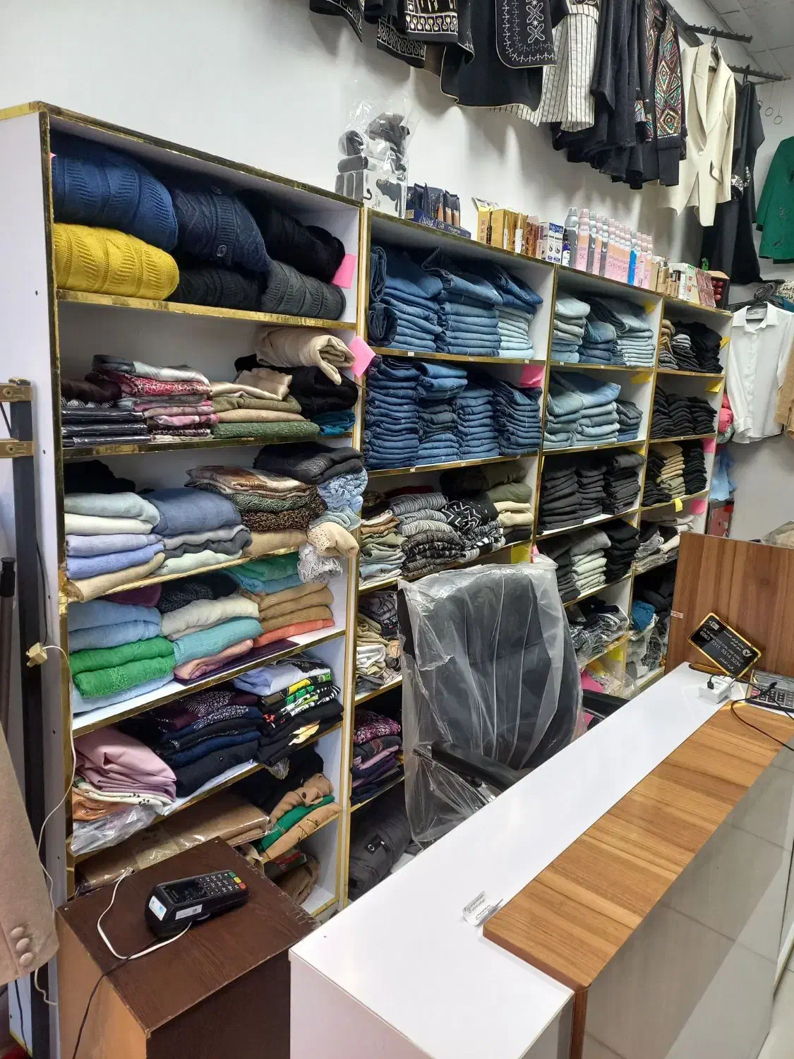 فروش و واگذاری بوتیک زنانه،معاوضه با خودرو|لباس|قیدار, |دیوار