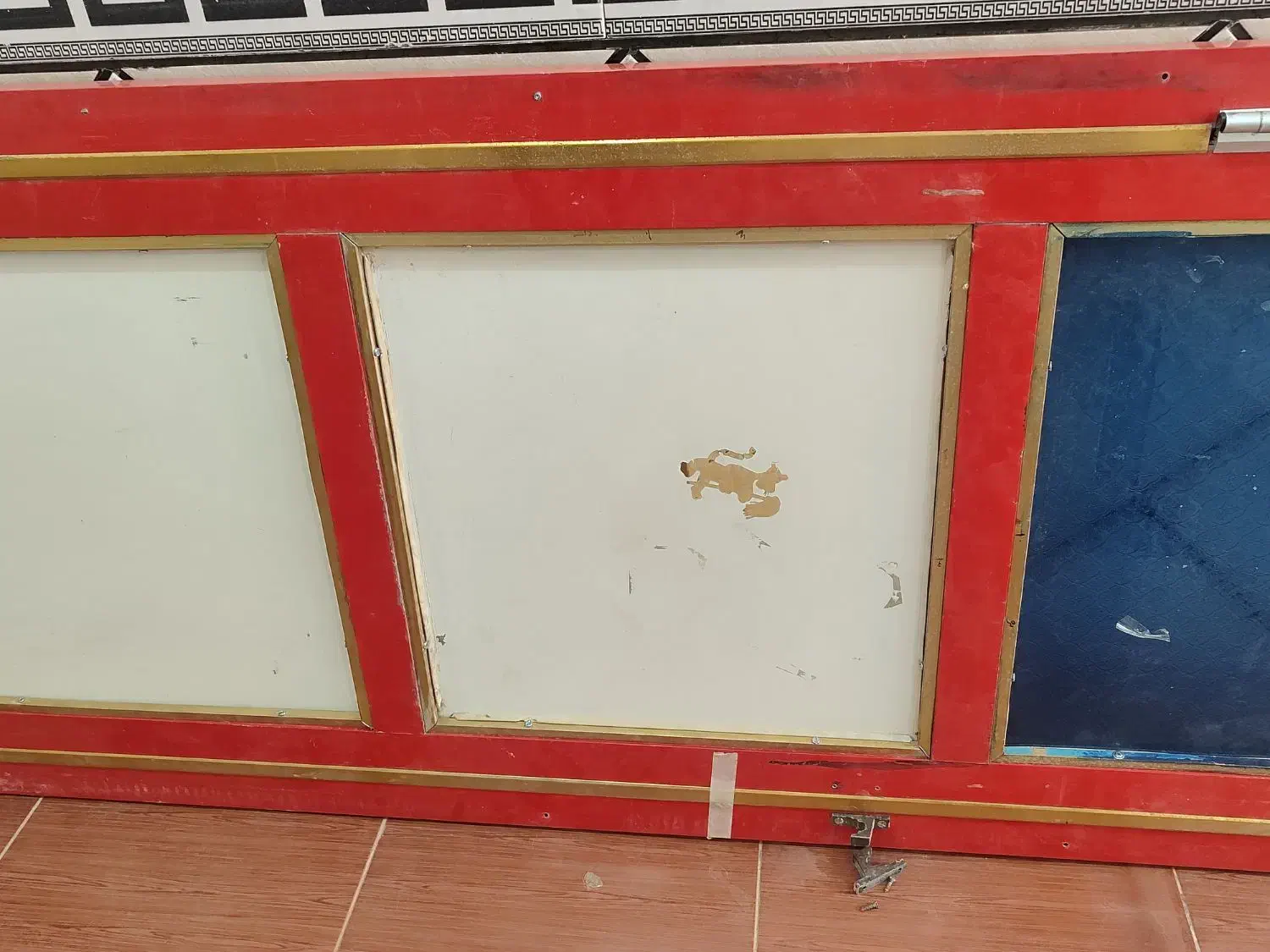 درب آلمینیوم قدیمی سنگین تمیز بدون پوسیدگی|مصالح و تجهیزات ساختمان|خرمشهر, |دیوار