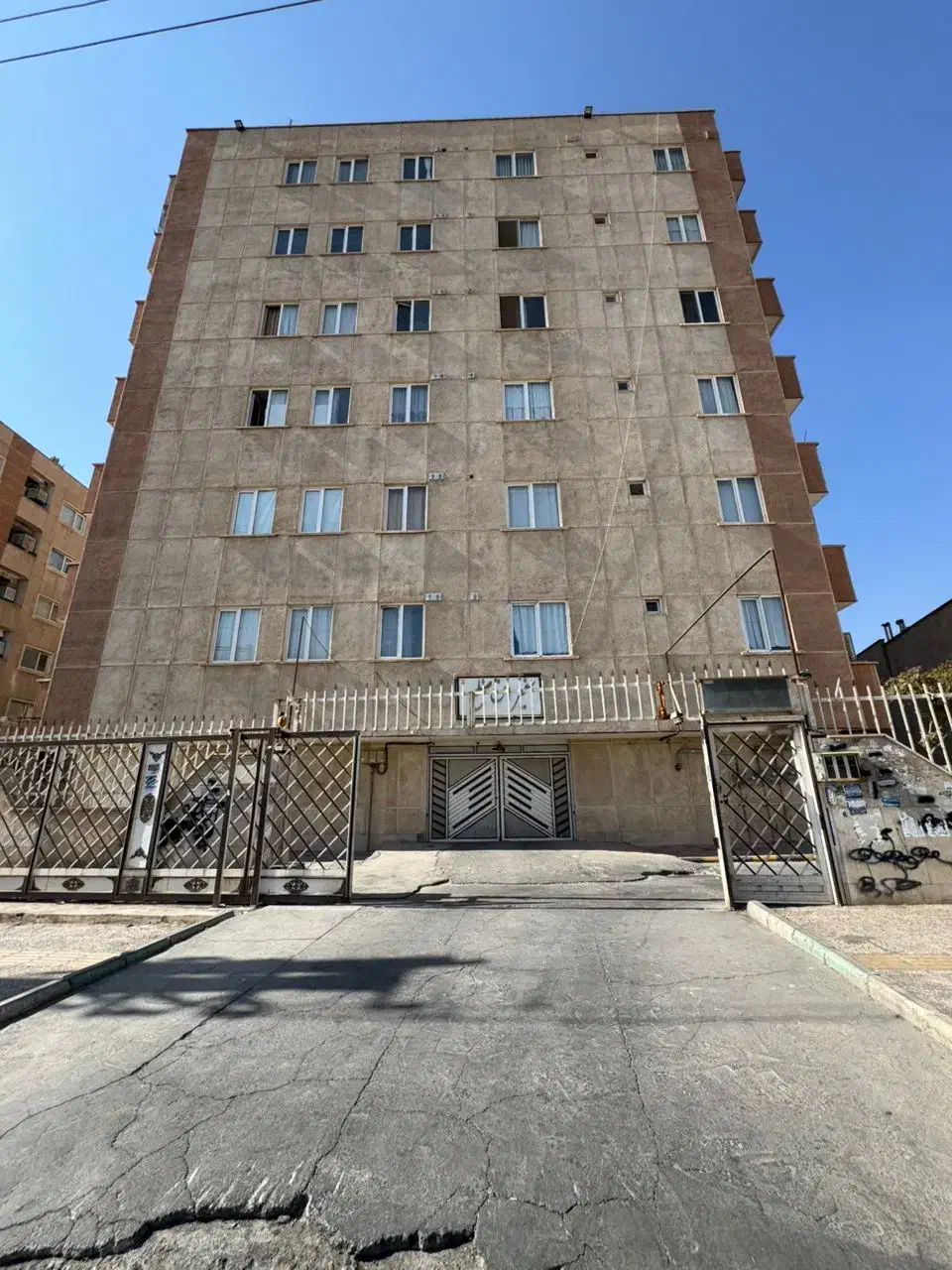 فاز پنج بر چهار بانده با پارکینگ و انباری|فروش آپارتمان|پرند, فاز ۵|دیوار