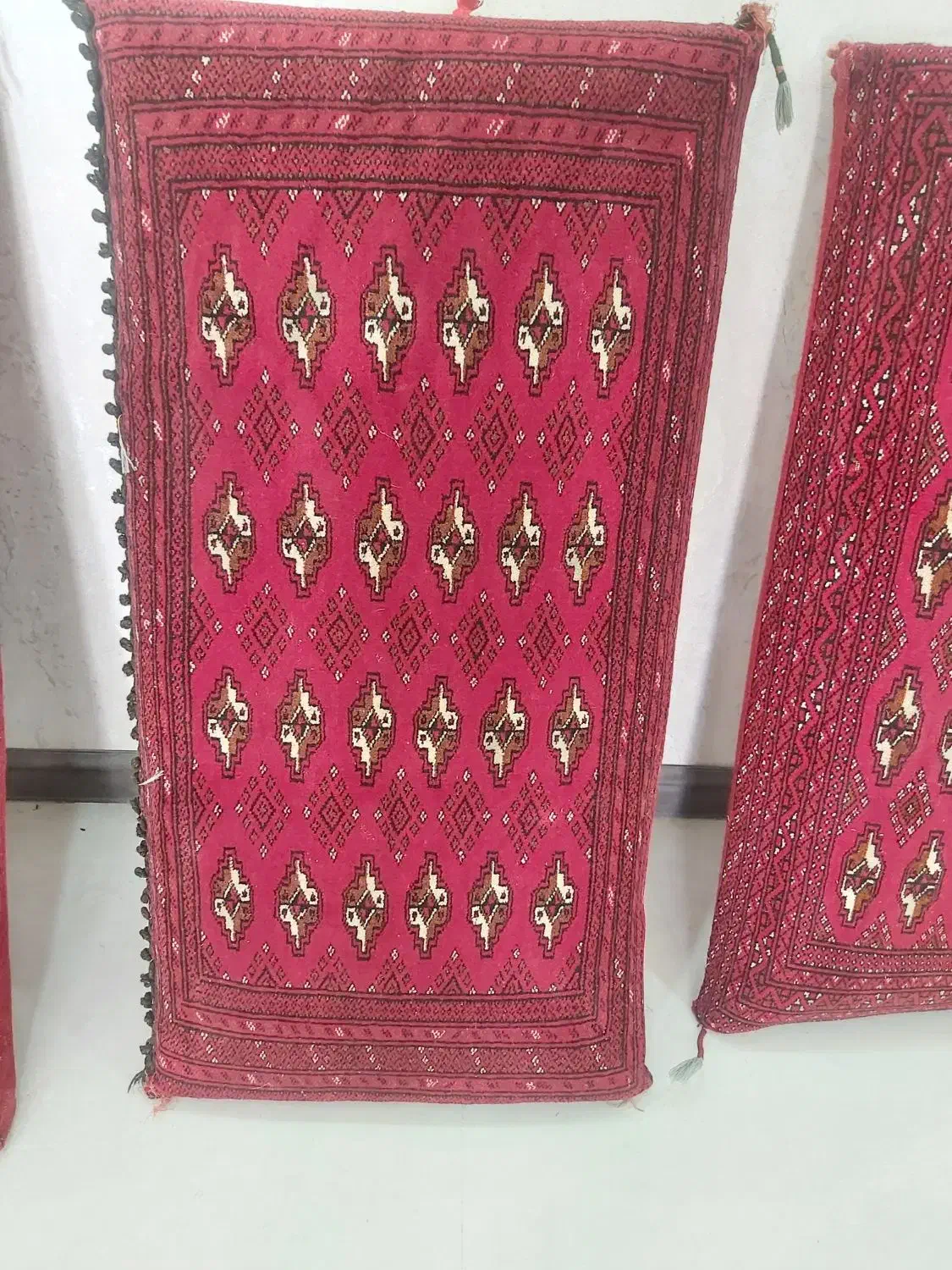 پشنی ترکمن اصل|پشتی|شیراز, فرهنگ شهر|دیوار