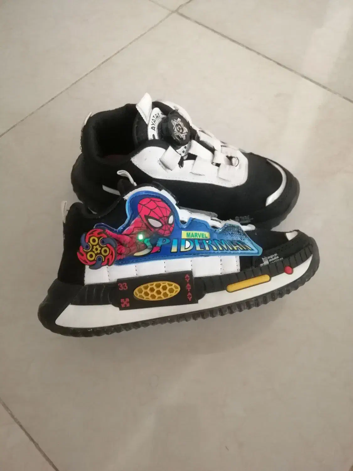 کفش دیسکی چراغ دار و فرفره ای|کفش و لباس بچه|کاشان, فاز ۲ ناجی آباد|دیوار