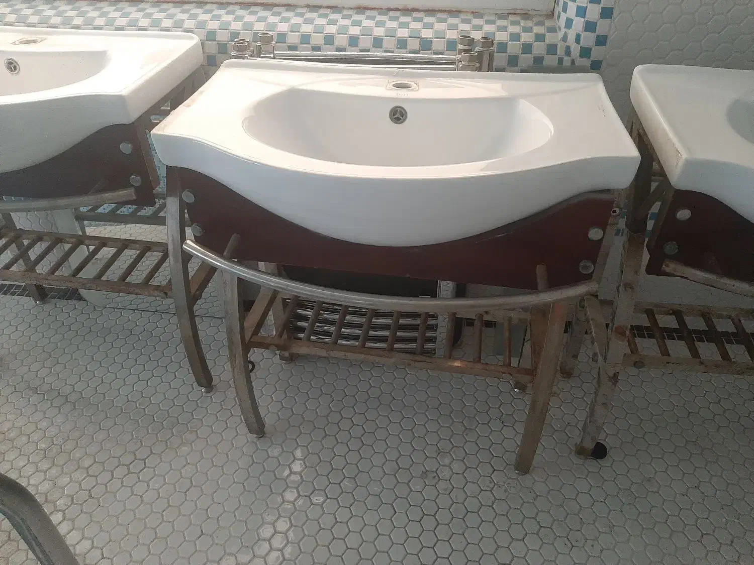 روشویی|لوازم سرویس بهداشتی|فشم, |دیوار