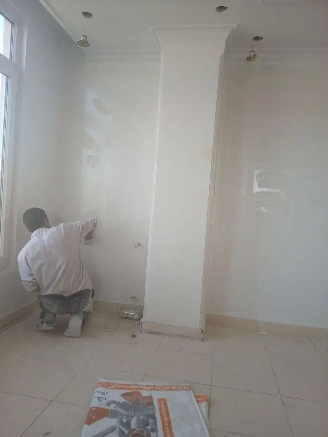 نقاش نقاشی ساختمان شبانه روزی خورده کاری|خدمات پیشه و مهارت|کرج, گوهردشت|دیوار