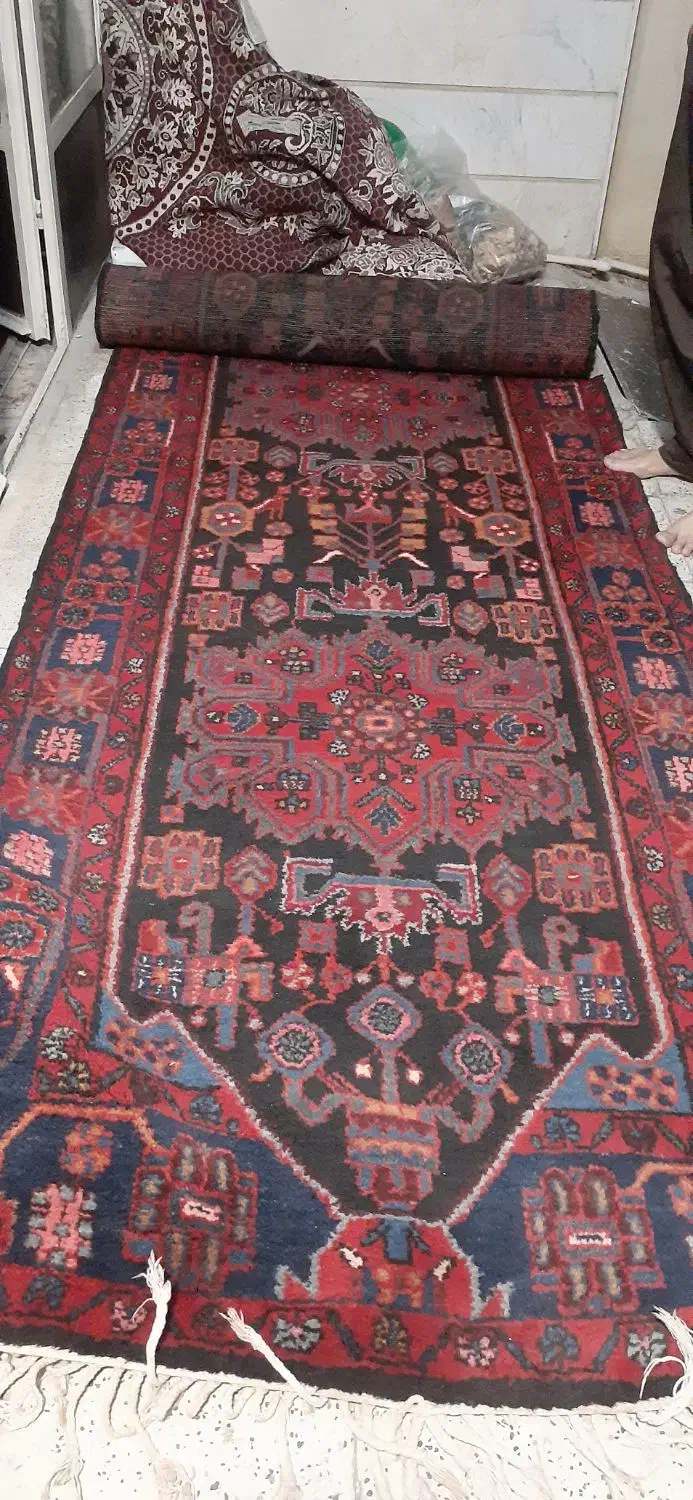 فرش دستباف ۱۲میلیون ۴متر طول عرض ۱متر ۲۰|فرش|ملایر, |دیوار