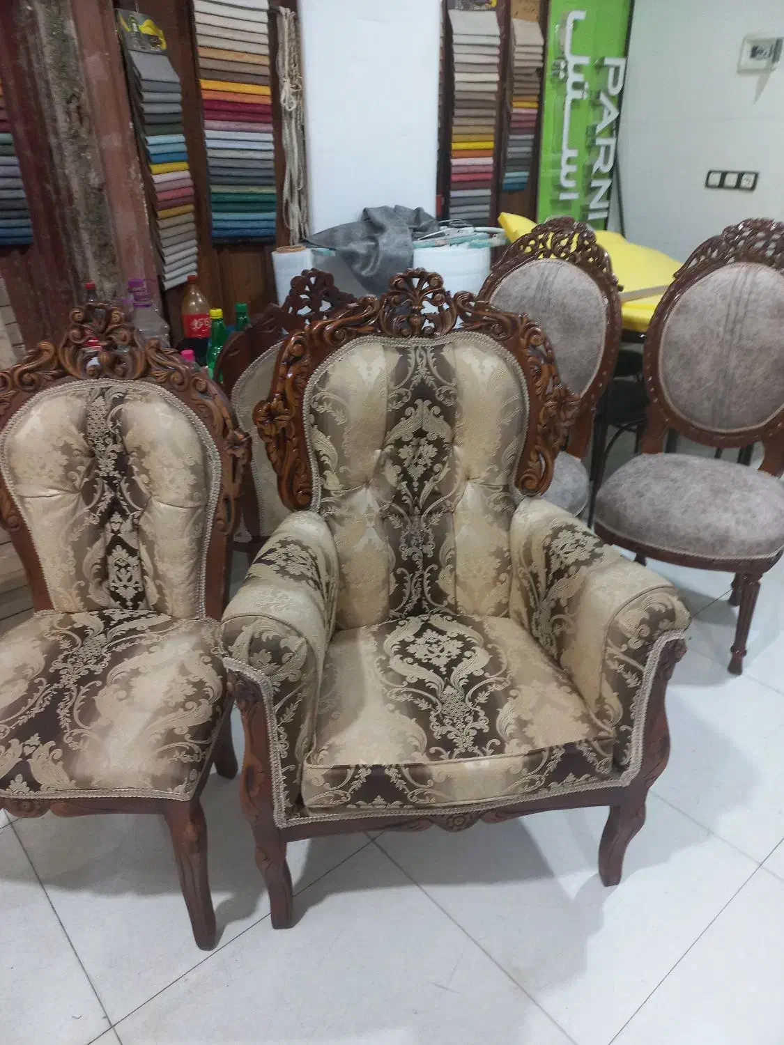 تعمیرات و رنگ کاری انواع مبلمان راحتی و سلطنتی|خدمات پیشه و مهارت|خرمآباد, |دیوار