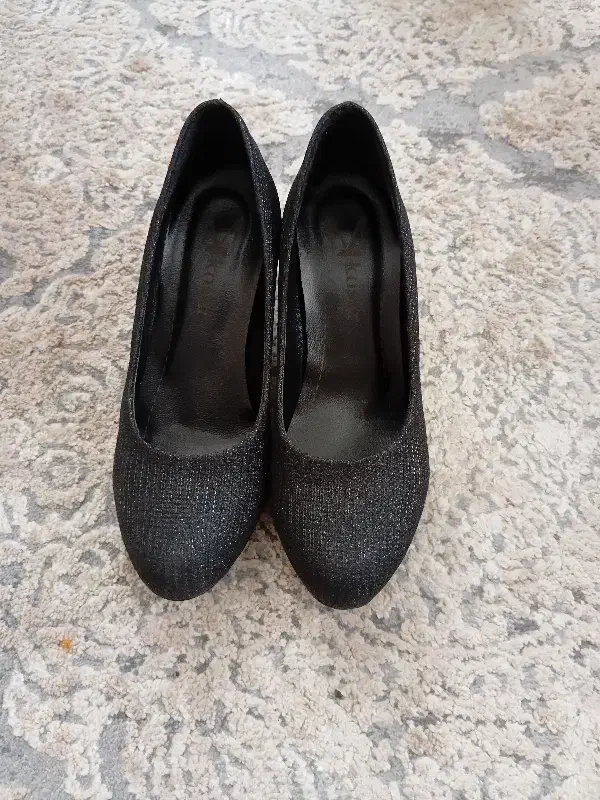 کفش زنانه|کیف، کفش، کمربند|قم, انسجام|دیوار