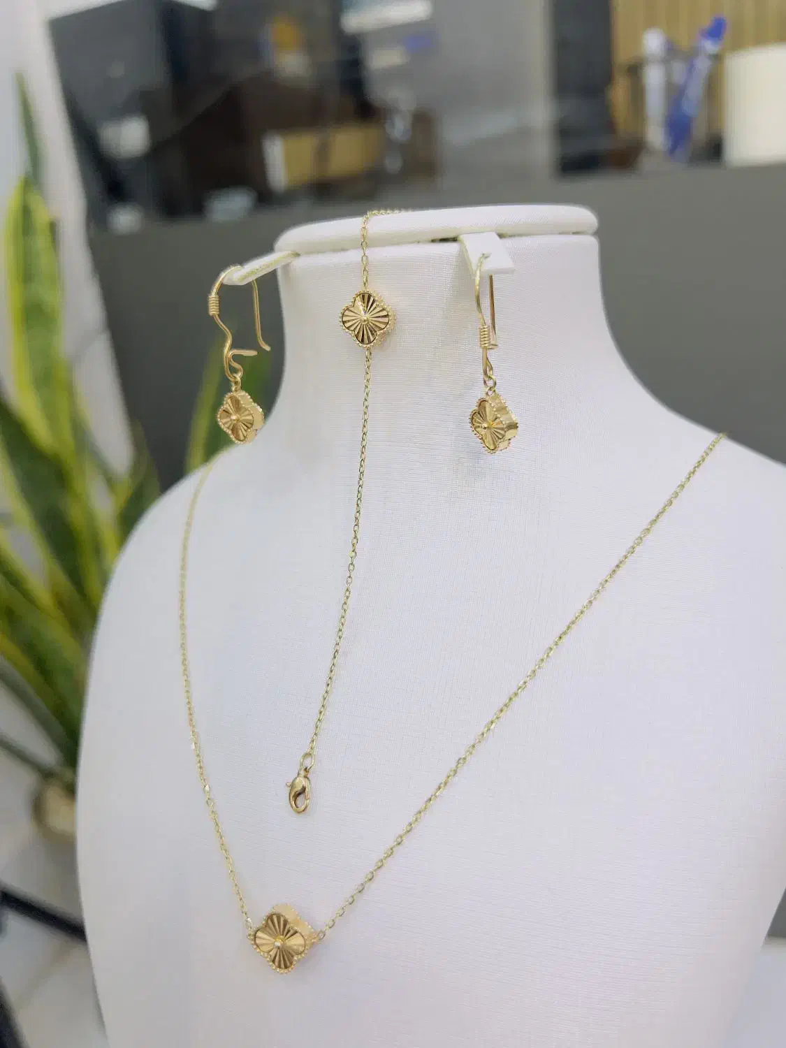 300بالای تابلو|جواهرات|خورموج, |دیوار