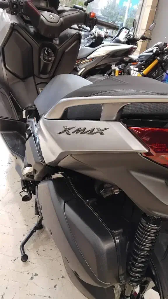 یاماها ایکس مکسYAMAHA Xmax1404(نیروموتور)|موتورسیکلت|تهران, فلسطین (میدان انقلاب)|دیوار