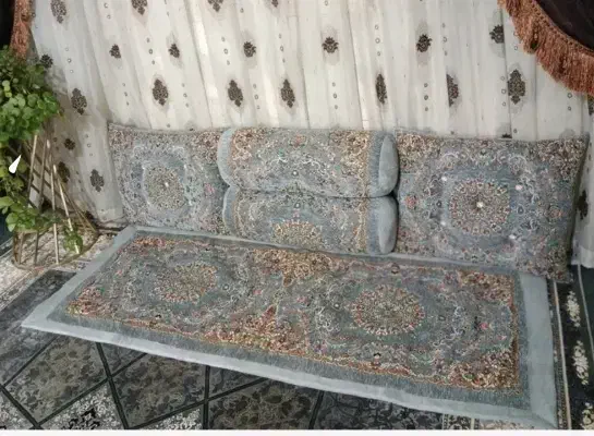 شاه‌نشین سنتی ۵تکه|پشتی|اصفهان, ابر|دیوار