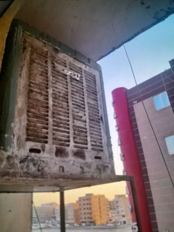 کولر ابی|کولر آبی|قرچک, میرزائی جنوبی|دیوار