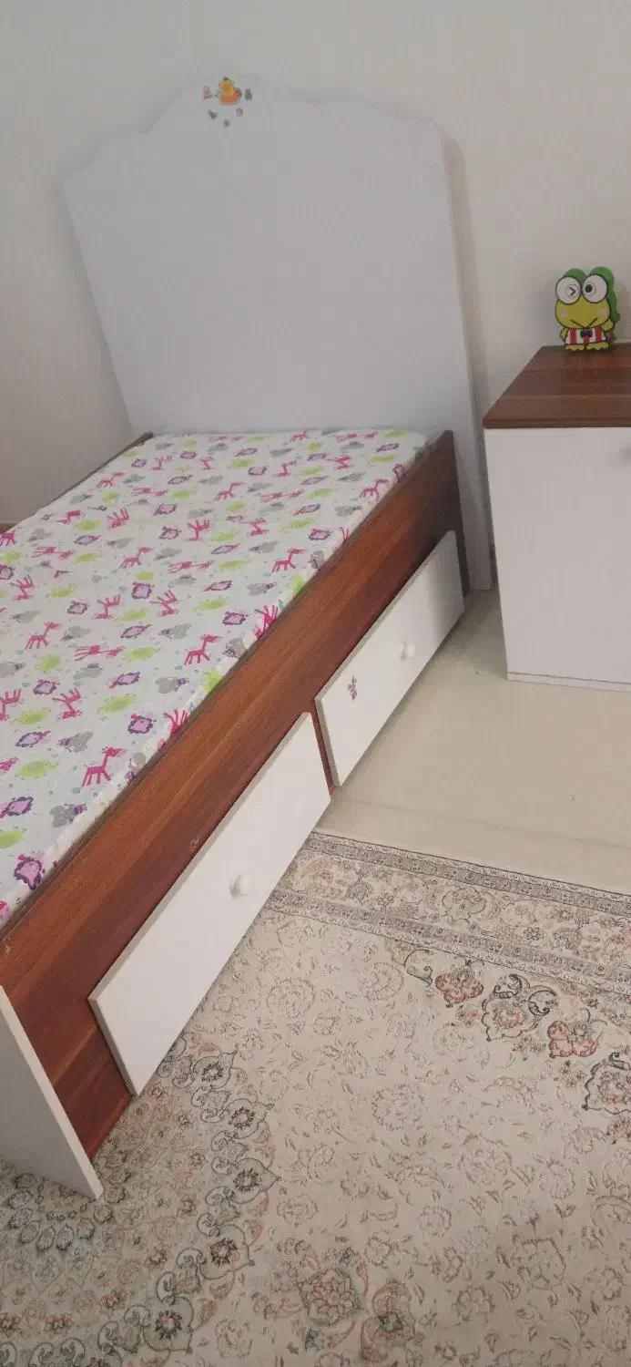 تخت نوزادی و نوجوانی همراه با تشک|تخت و سرویس خواب|تالش, هشتپر|دیوار