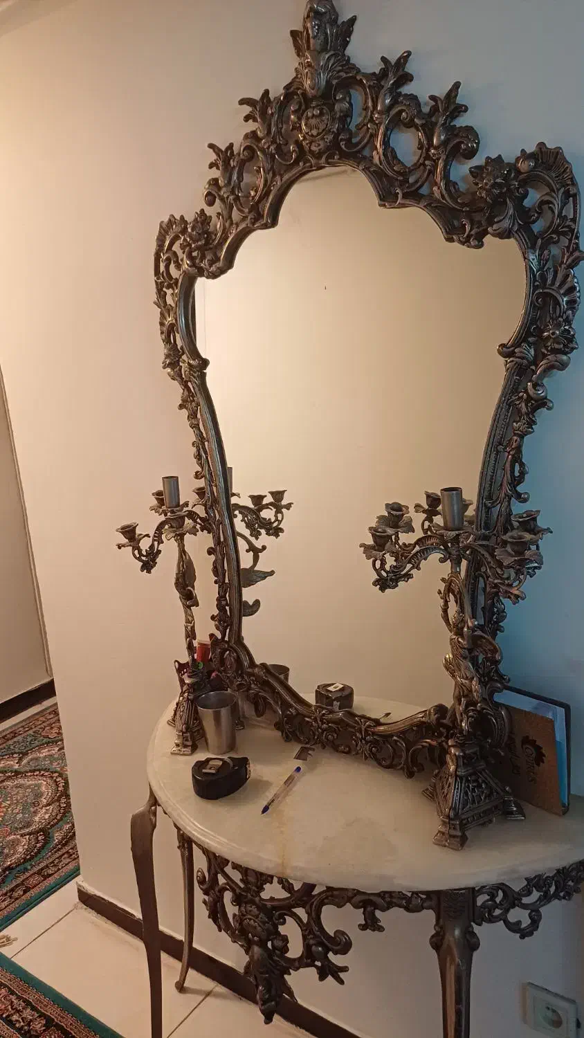 آیینه و شمعدان برنز|مبلمان خانگی و میز عسلی|مهاجران, |دیوار