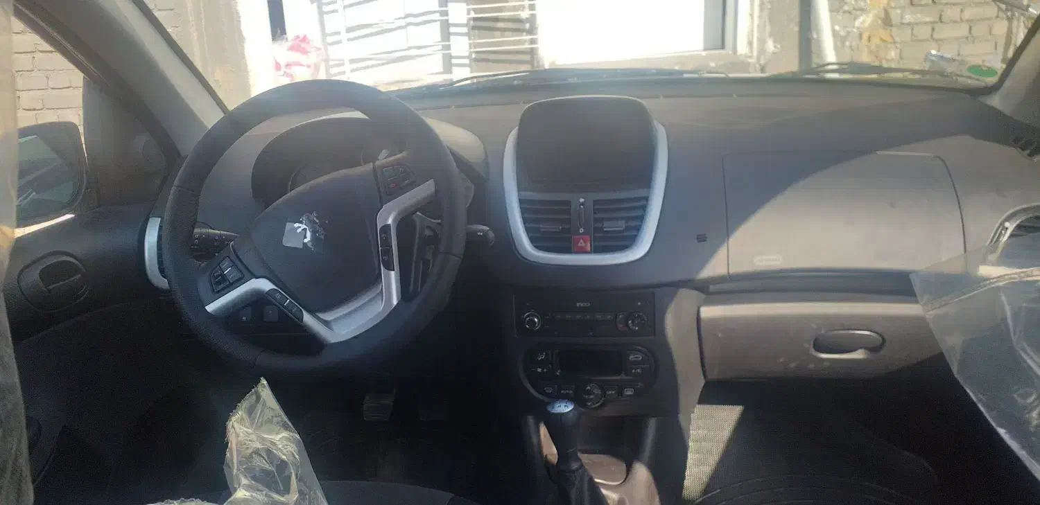 ۲۰۷i tu5p رینگ معمولی سقف شیشه|خودرو سواری و وانت|کازرون, |دیوار