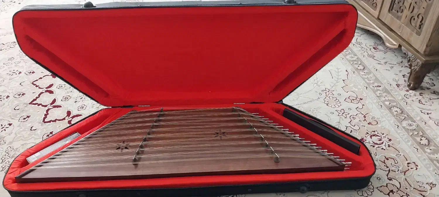 سنتور|سازهای سنتی|اصفهان, بهارستان|دیوار