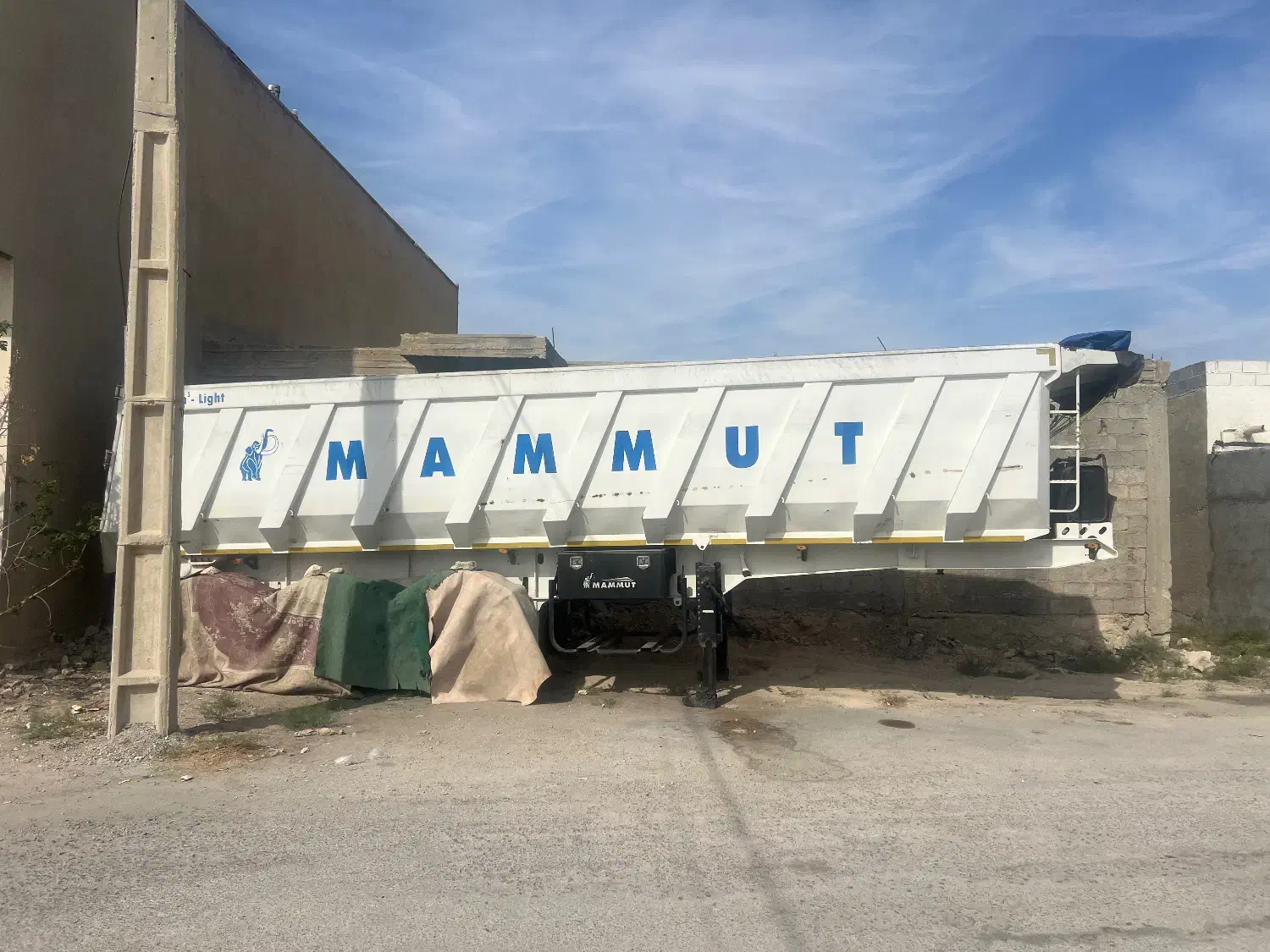 کمپرس ۳۳ متری ماموت|خودرو سنگین|لامرد, |دیوار