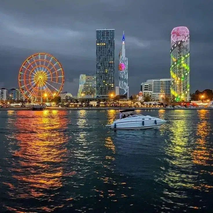 تور هوایی باتومی ویژه کریسمس|تور و چارتر|اصفهان, باغ زرشک|دیوار