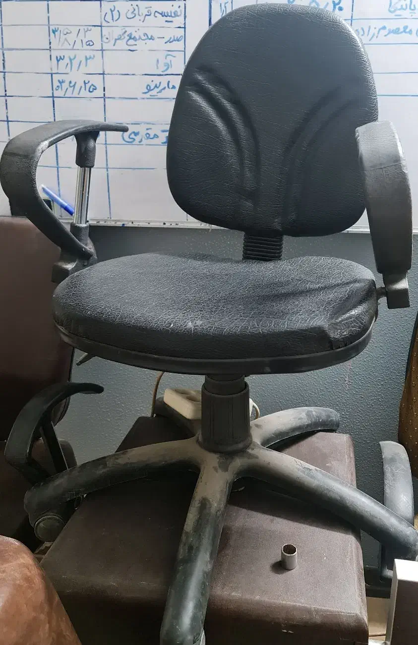 صندلی چرخ دار|مبلمان اداری|شاهین‌شهر, فردوسی|دیوار