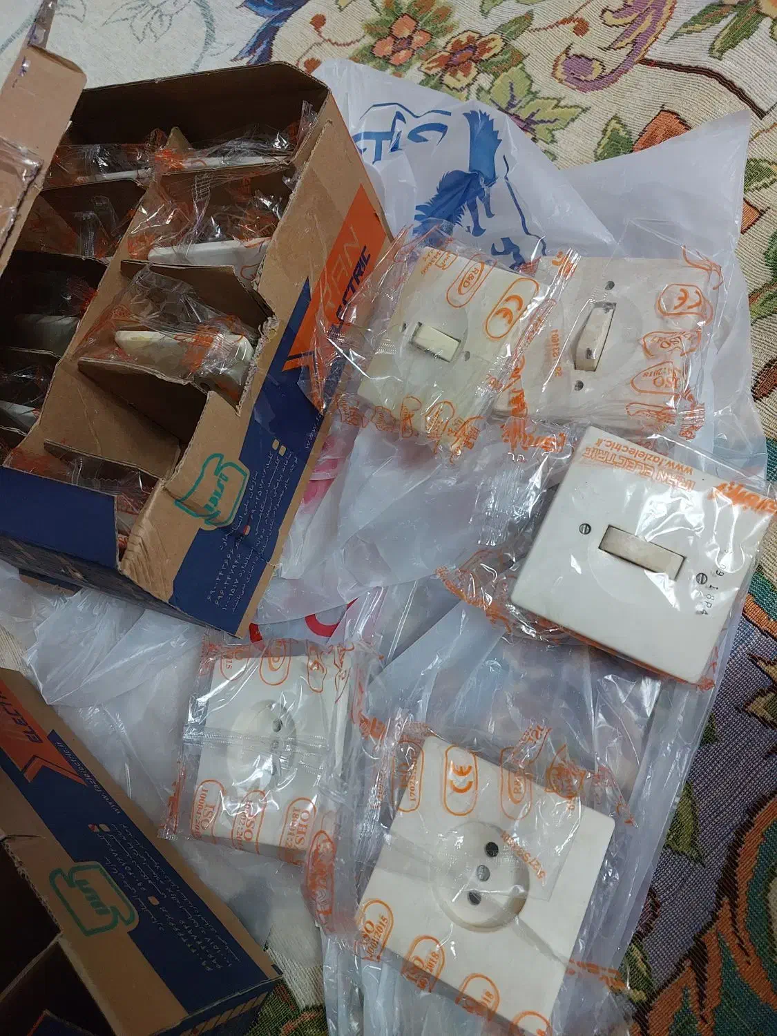 کلید و پریز|مصالح و تجهیزات ساختمان|شاهین‌شهر, شهرک گلدیس|دیوار