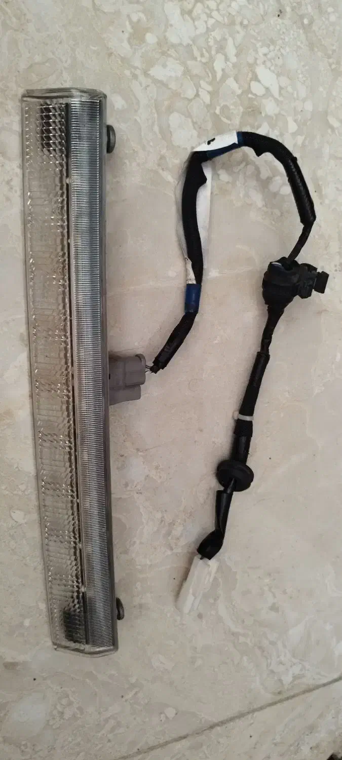 چراغ ترمز بال لکسوس|قطعات یدکی و لوازم جانبی|هشتگرد, فاز ۱ مهستان|دیوار