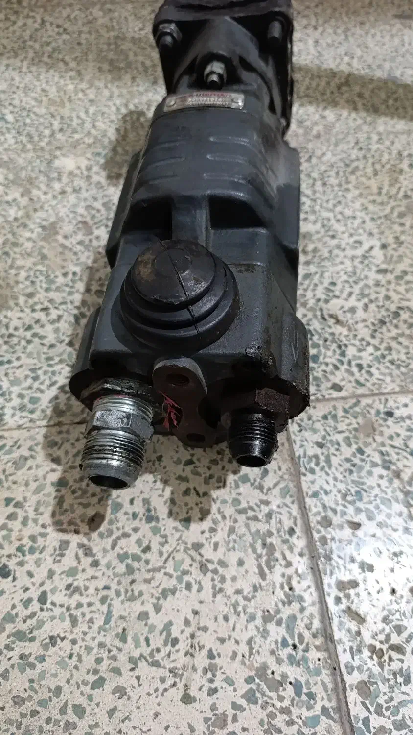 پمپ بغل گریبکس تریلی کمپرس|قطعات یدکی و لوازم جانبی|شهرکرد, |دیوار