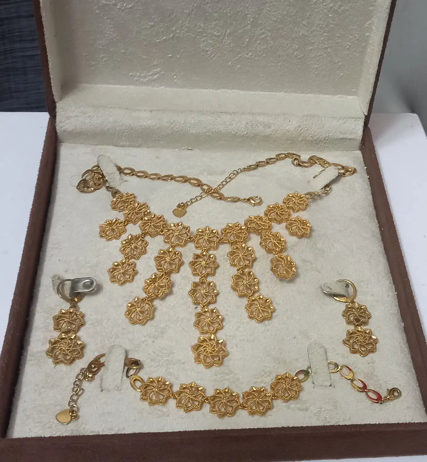 سرویس شیک طلاروس نو والنگو طلاروس|بدلیجات|بروجرد, |دیوار