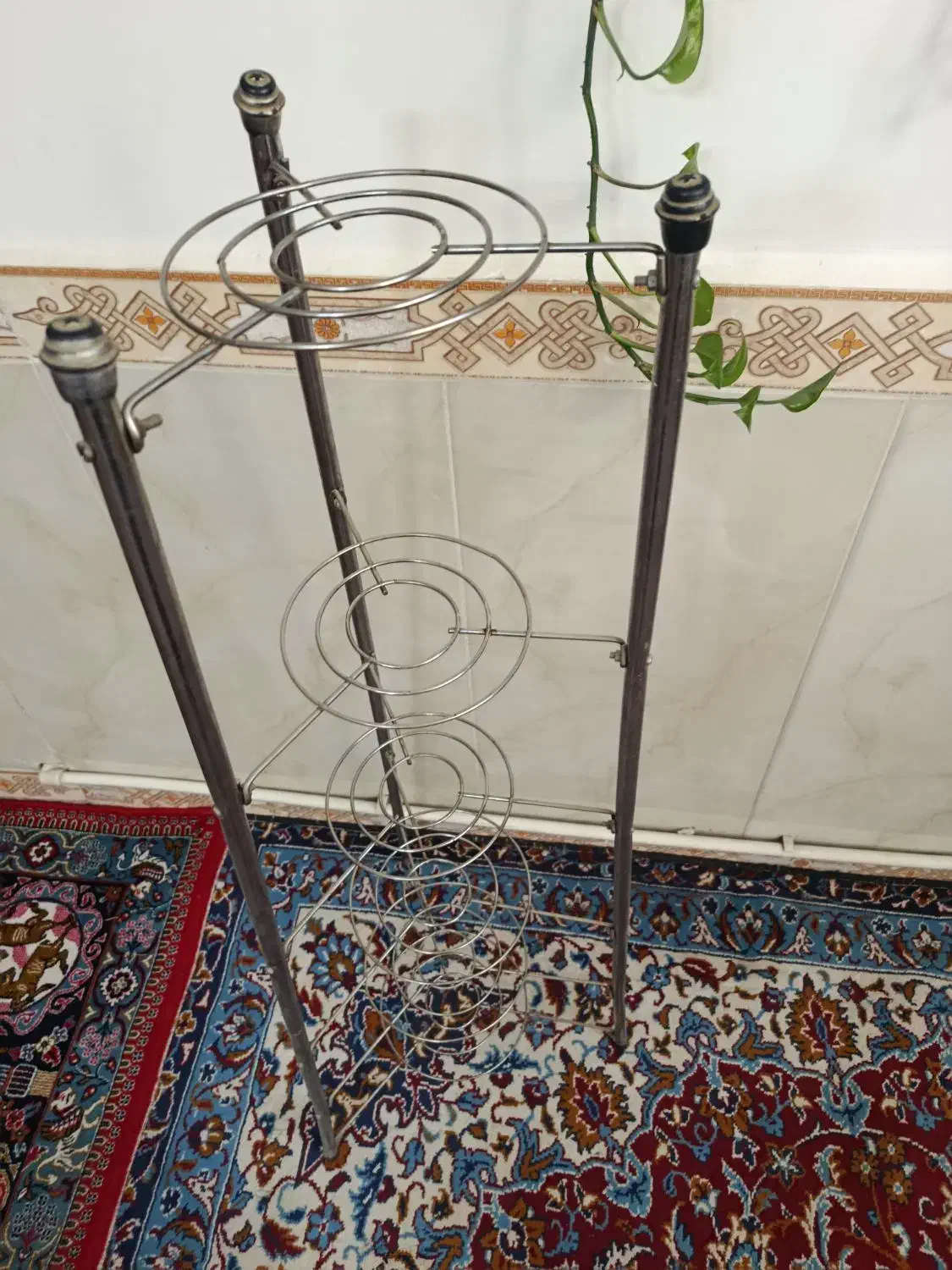 پایه قابلمه فلزی|آب‌چکان و نظم‌دهنده ظروف|قوچان, |دیوار